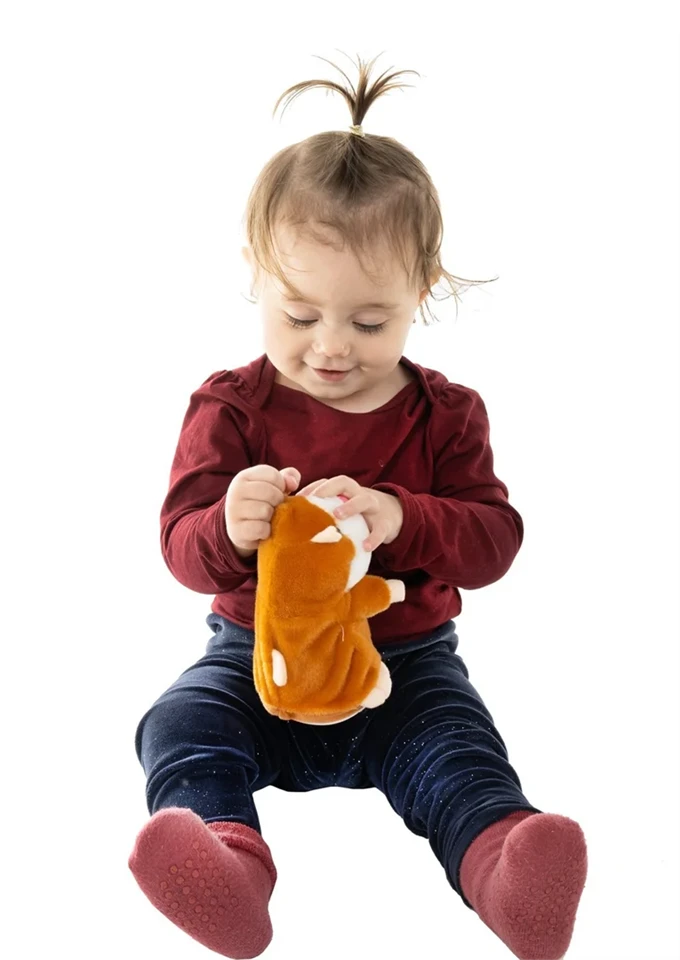 Hangutánzó, interaktív plüss hörcsög - beszél, táncol