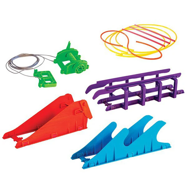 Autópálya összerakható akadályokkal és 2 különleges trükkös játékautóval