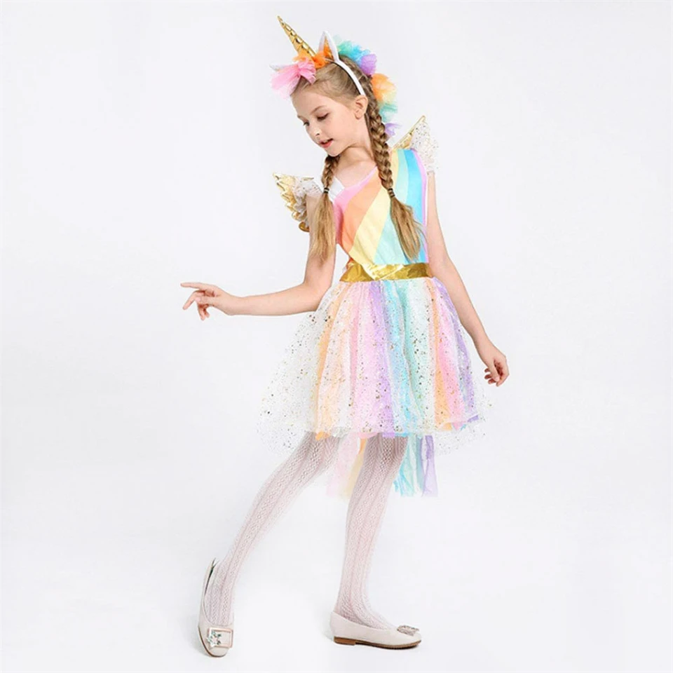 Farsangi unikornis jelmez kislányoknak szivárványszínű ruhával, fejdísszel és szárnyakkal - S méret - 110 cm magasságra